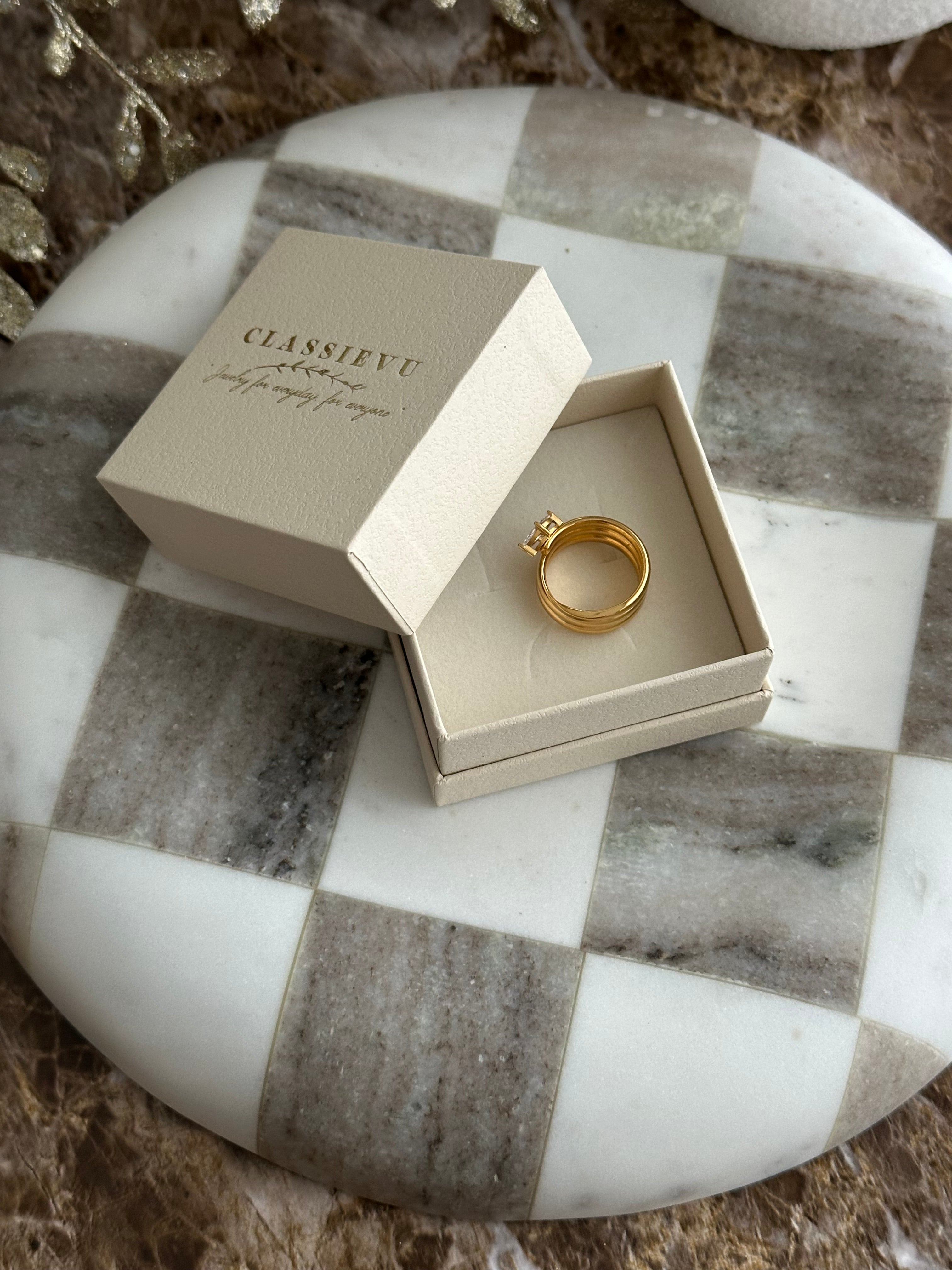 JOANA ~ RING - Classievu