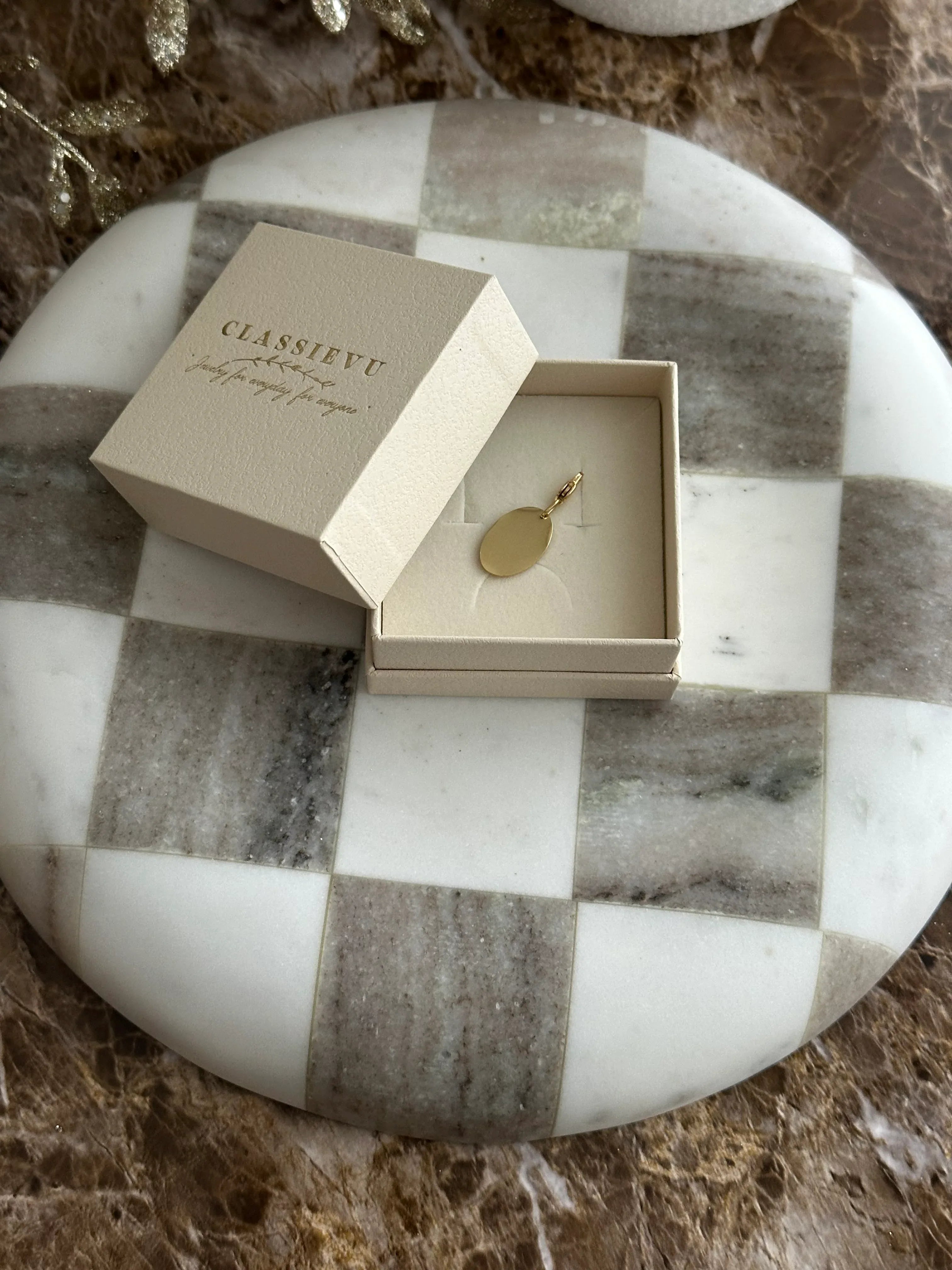 OVAL GOLD | CHARM - Classievu