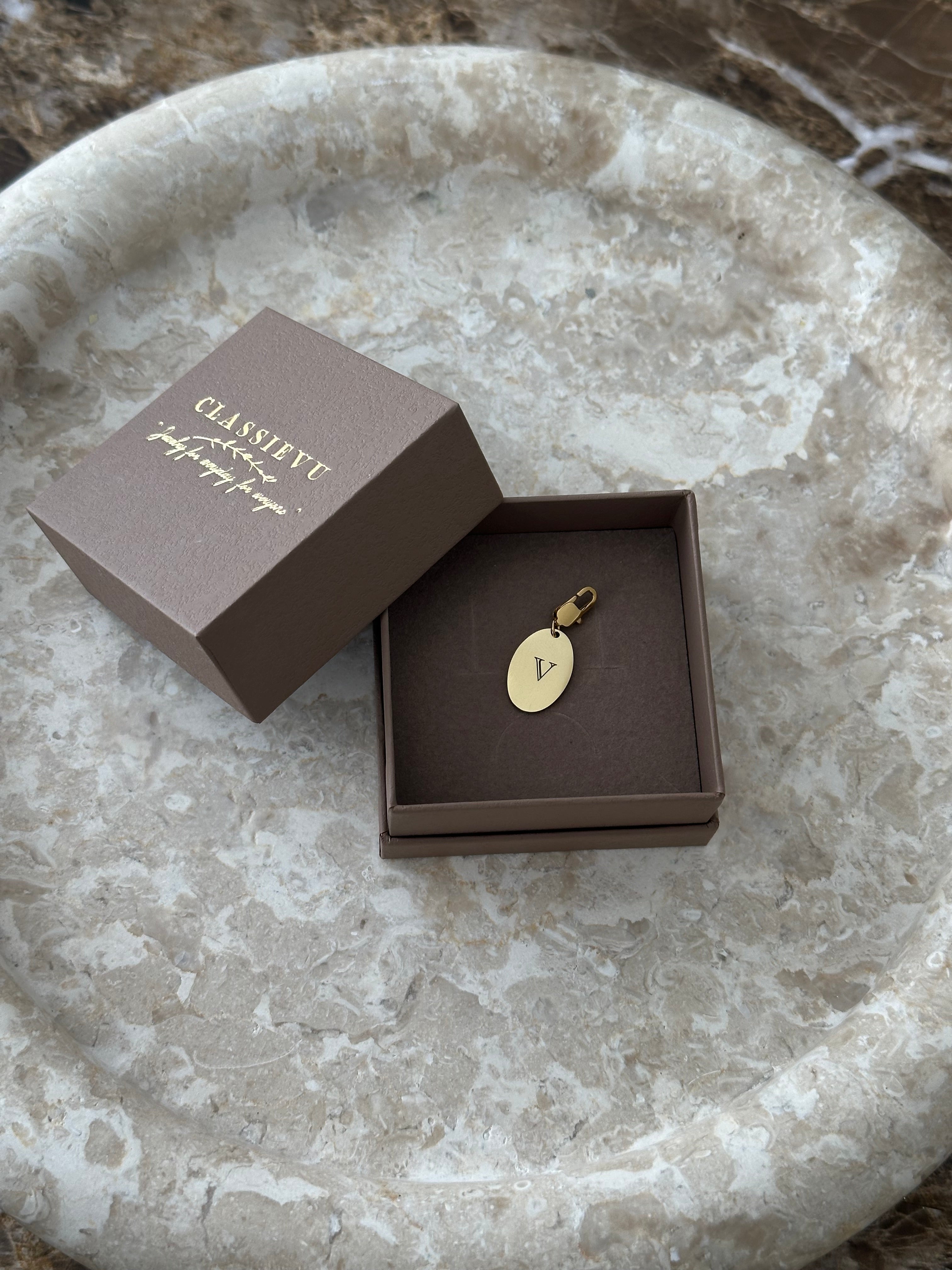 OVAL GOLD | CHARM - Classievu